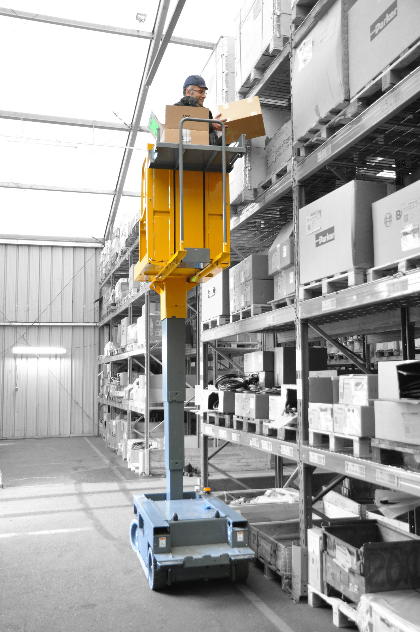 Haulotte Star 13 PICKING Vertical Mast Lift